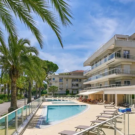 Apartment Superbe Bord De Avec Piscine