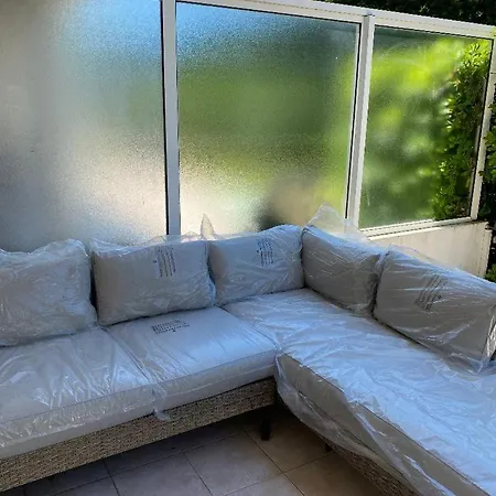 Superbe Bord De Avec Piscine Apartment